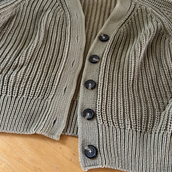 Everlane cropped cardigan- size Small - Picture 2 of 3